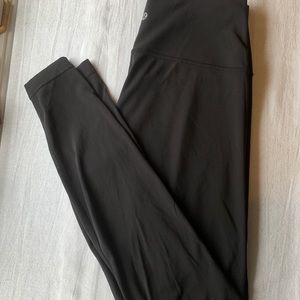 Black wunder under hi-rise